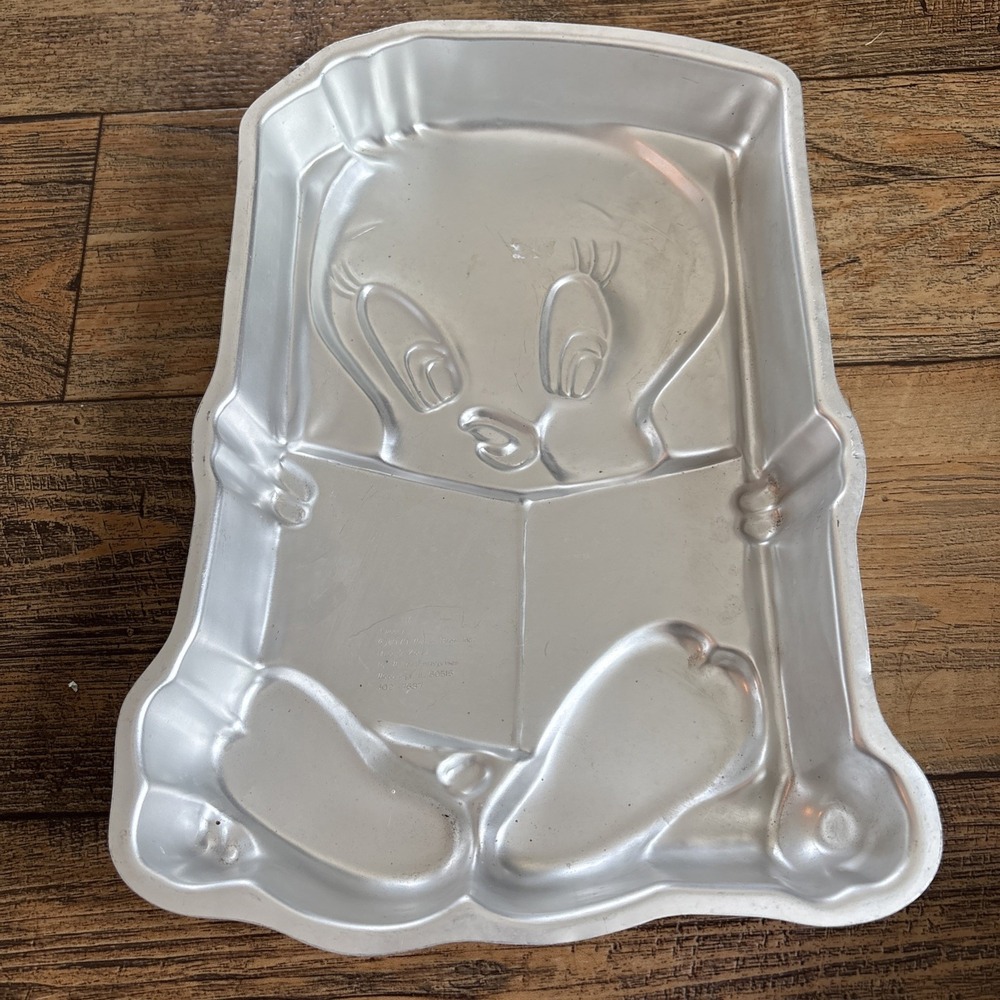 Vintage 1979 Wilton Tweety Cake Pan Tweety Bird Cake Mold # 502-7687 57